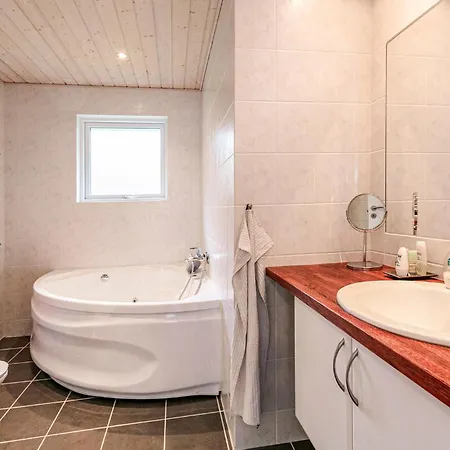 Feriehus Beautiful In With Wifi *